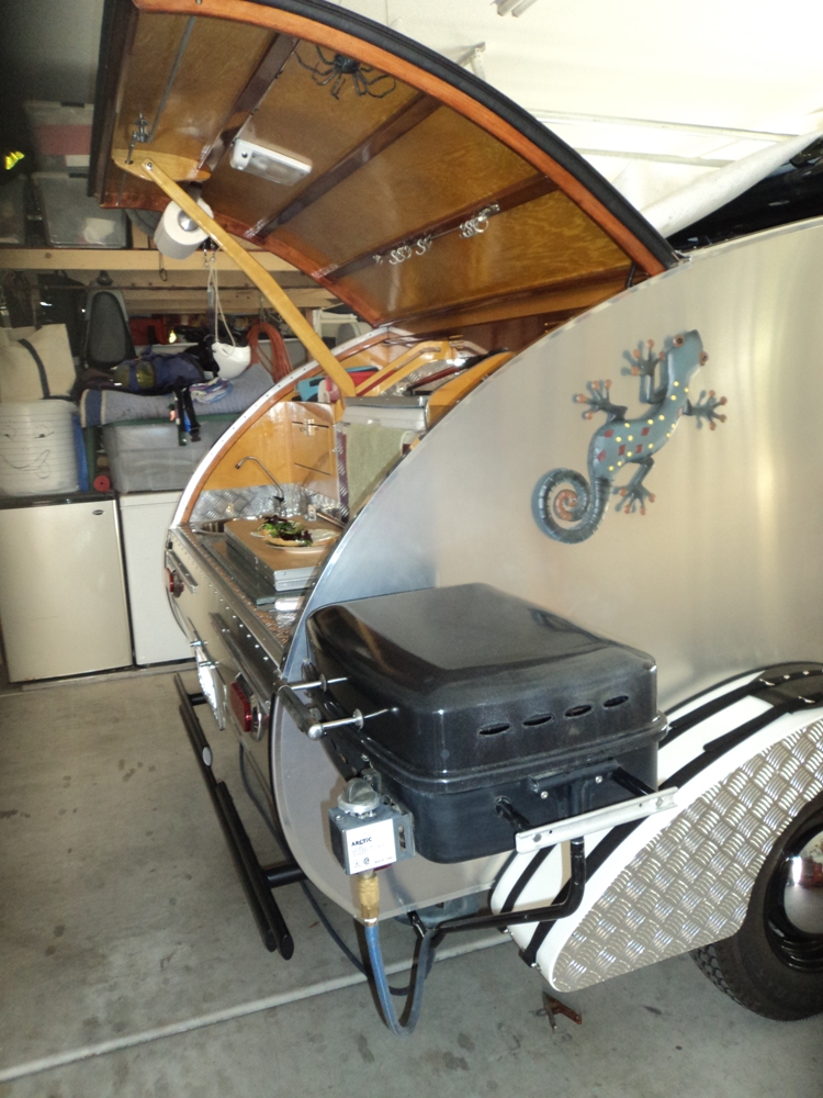 teardrop trailer, vintage trailer, custom trailer, camping, tiny trailer, DIY, build details
